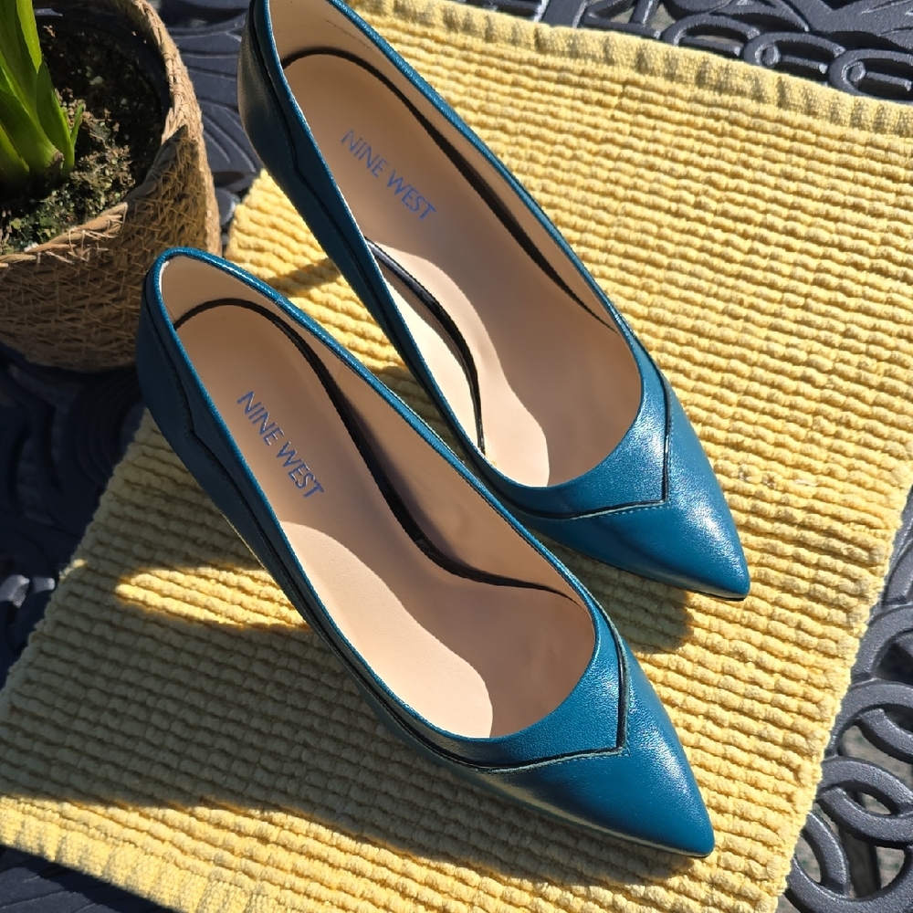 Nine West Turquiose Heels - Picture 3 of 11